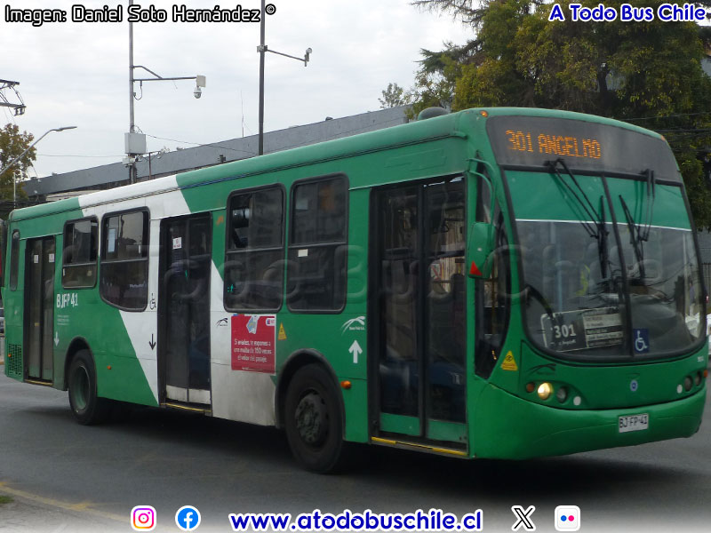 Busscar Urbanuss Pluss / Mercedes Benz O-500U-1725 / Servicio Troncal 301