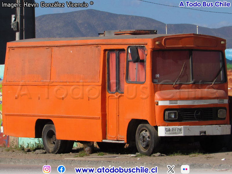 Cuatro Ases / Mercedes Benz LO-608D / Particular
